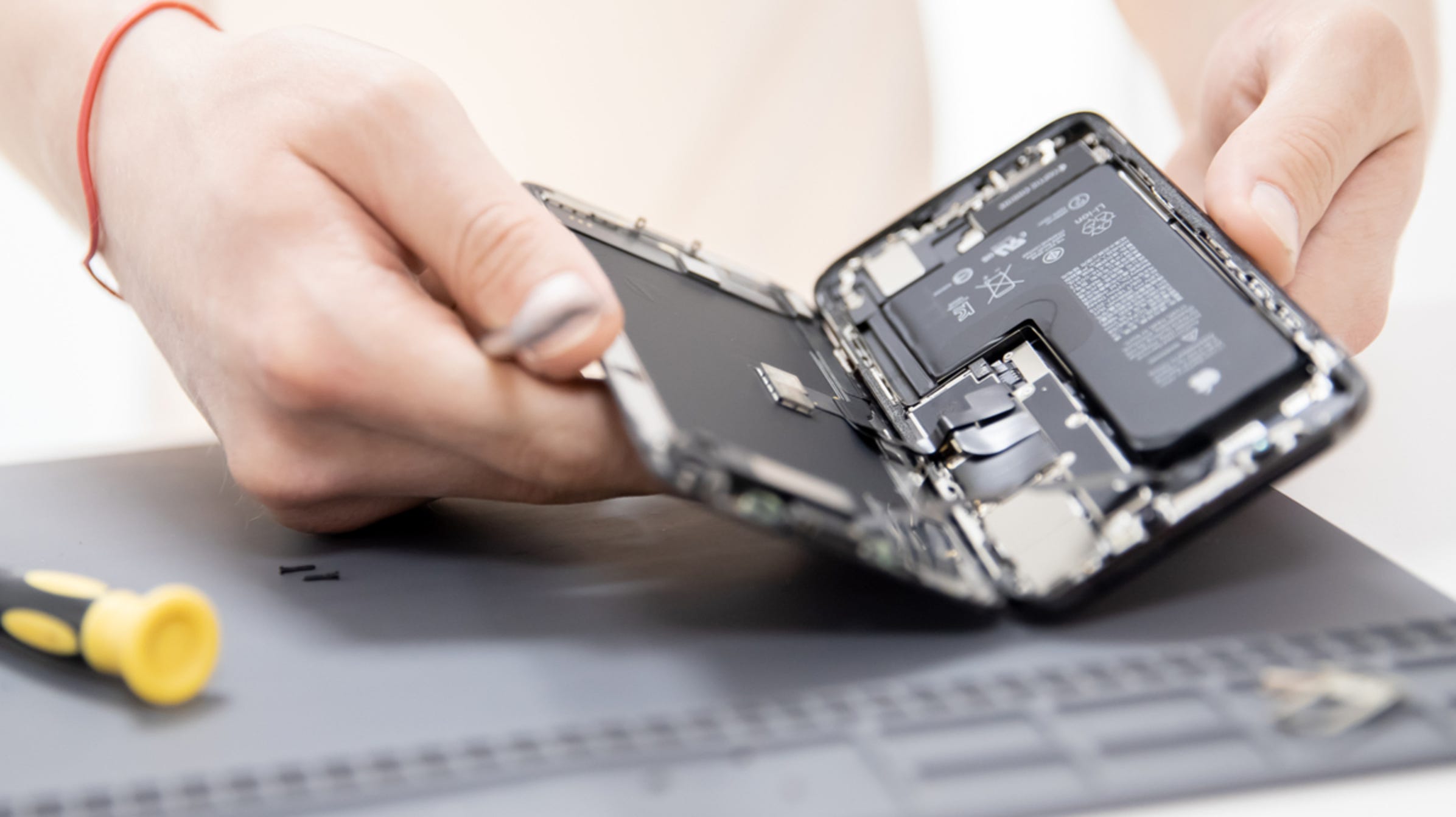 Things To Do Before Giving Your Iphone For Repairs